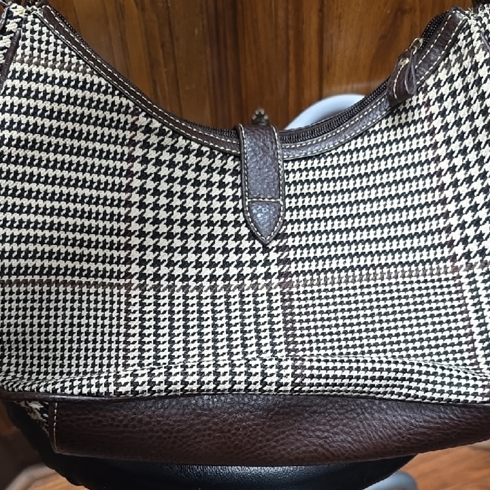 Chaps Black and White Houndstooth Shoulder Bag - Picture 7 of 14
